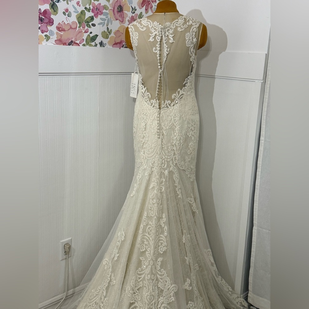 David Tutera for Mon Cheri "Afina" Wedding Dress - Size 12 - Ivory/Gold - Picture 9 of 11